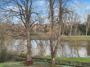 Photo 16- click for photo gallery